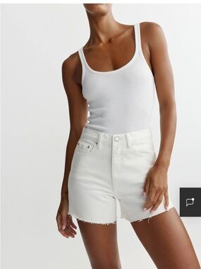DL1961 White Zoie Short Mid-Rise Denim Shorts